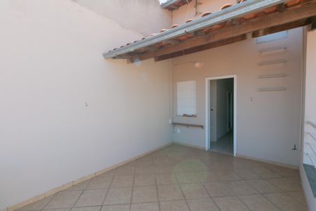 Casa à venda com 174m², 3 quartos e 3 vagasVaranda Suíte