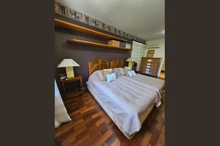 Casa à venda com 589m², 4 quartos e 4 vagasFoto 07