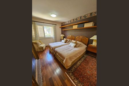 Casa à venda com 589m², 4 quartos e 4 vagasFoto 09