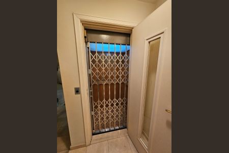 Casa à venda com 589m², 4 quartos e 4 vagasFoto 06