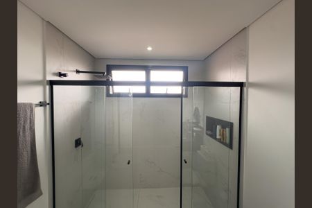 Casa à venda com 550m², 4 quartos e 5 vagasBanheiro da Suíte 2