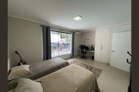 Casa à venda com 550m², 4 quartos e 5 vagasSuíte 1