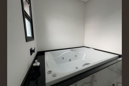 Casa à venda com 550m², 4 quartos e 5 vagasBanheiro da Suíte 4