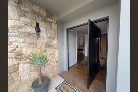 Casa à venda com 550m², 4 quartos e 5 vagasSala