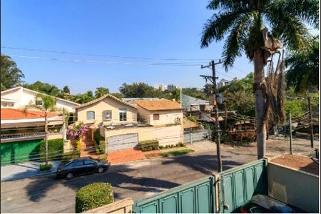 Casa de condomínio à venda com 300m², 4 quartos e 5 vagasVista da Rua