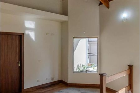 Casa de condomínio à venda com 300m², 4 quartos e 5 vagasSegundo andar