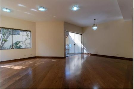 Casa de condomínio à venda com 300m², 4 quartos e 5 vagasSala