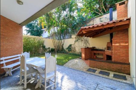 Casa de condomínio à venda com 300m², 4 quartos e 5 vagasÁrea Externa