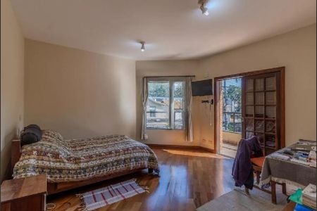 Casa de condomínio à venda com 300m², 4 quartos e 5 vagasSuíte 1