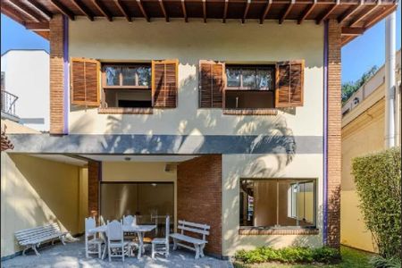 Casa de condomínio à venda com 300m², 4 quartos e 5 vagasEntrada