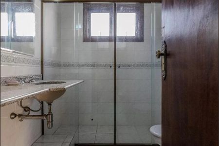 Casa de condomínio à venda com 300m², 4 quartos e 5 vagasBanheiro 2