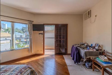 Casa de condomínio à venda com 300m², 4 quartos e 5 vagasSuíte 1