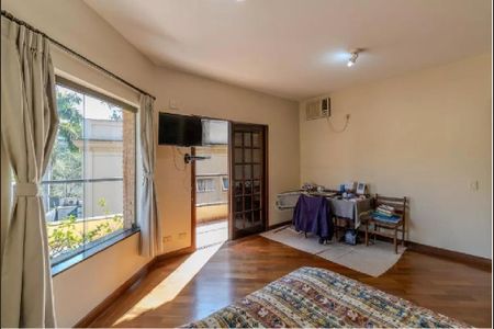 Casa de condomínio à venda com 300m², 4 quartos e 5 vagasSuíte 1