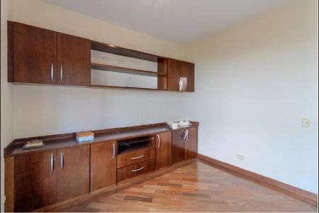 Casa de condomínio à venda com 300m², 4 quartos e 5 vagasQuarto 3