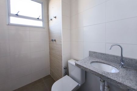 Apartamento à venda com 66m², 2 quartos e 1 vaga Apartamento à venda com 66m², 2 quartos e 1 vagaBanheiro da Suíte