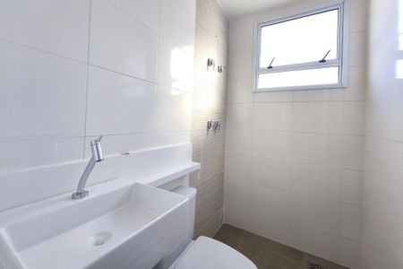 Apartamento à venda com 66m², 2 quartos e 1 vaga Apartamento à venda com 66m², 2 quartos e 1 vagaBanheiro Social