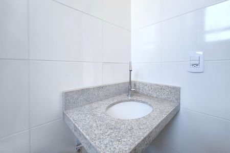 Apartamento à venda com 66m², 2 quartos e 1 vaga Apartamento à venda com 66m², 2 quartos e 1 vagaBanheiro da Suíte