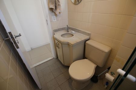 Apartamento à venda com 43m², 2 quartos e 1 vagaBanheiro Social