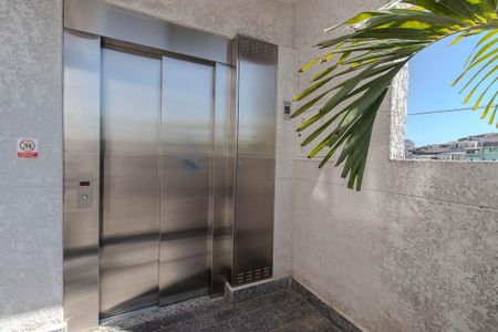 Apartamento à venda com 48m², 2 quartos e 2 vagasElevadores