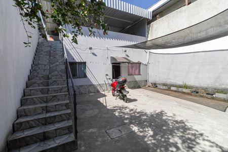 Casa para alugar com 60m², 2 quartos e 3 vagasFachada