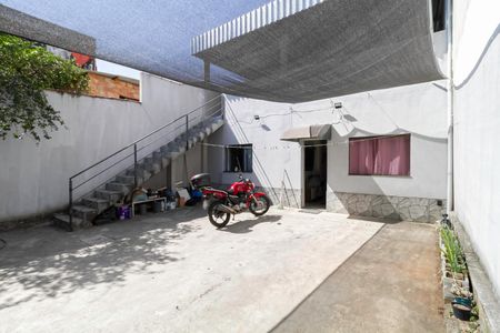 Casa para alugar com 60m², 2 quartos e 3 vagasQuintal