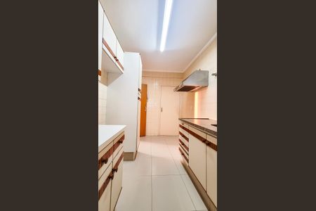 Apartamento à venda com 99m², 4 quartos e 1 vagaCozinha