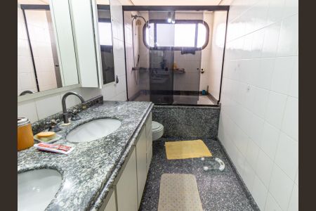 Apartamento para alugar com 160m², 4 quartos e 3 vagasBanheiro da Suíte