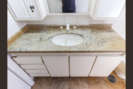 Apartamento para alugar com 160m², 4 quartos e 3 vagasBanheiro