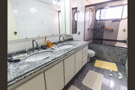 Apartamento para alugar com 160m², 4 quartos e 3 vagasBanheiro da Suíte