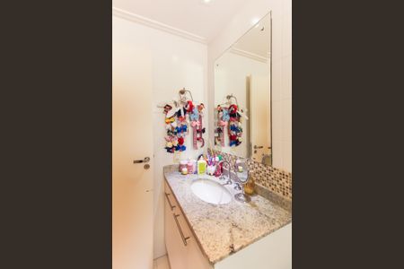 Apartamento à venda com 146m², 3 quartos e 2 vagas Apartamento à venda com 146m², 3 quartos e 2 vagasBanheiro da Suíte 1