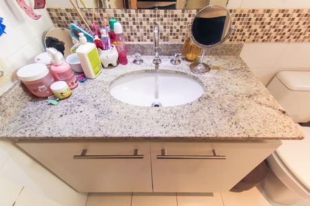 Apartamento à venda com 146m², 3 quartos e 2 vagas Apartamento à venda com 146m², 3 quartos e 2 vagasBanheiro da Suíte 1