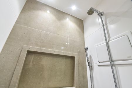 Apartamento à venda com 100m², 3 quartos e 2 vagas Apartamento à venda com 100m², 3 quartos e 2 vagasBanheiro social