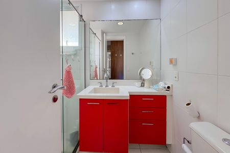 Apartamento à venda com 100m², 3 quartos e 2 vagasBanheiro da Suíte Master