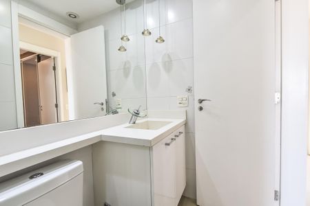 Apartamento à venda com 100m², 3 quartos e 2 vagas Apartamento à venda com 100m², 3 quartos e 2 vagasBanheiro social