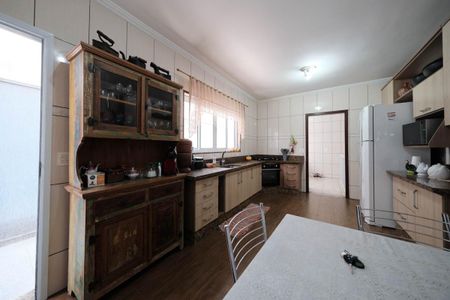 Casa à venda com 275m², 3 quartos e 6 vagasCozinha