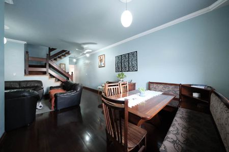 Casa à venda com 275m², 3 quartos e 6 vagasSala