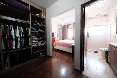 Casa à venda com 275m², 3 quartos e 6 vagasSuíte