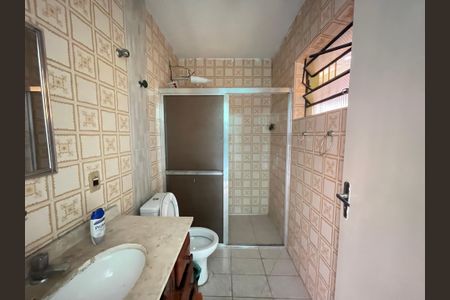 Casa à venda com 330m², 5 quartos e 6 vagasBanheiro 2
