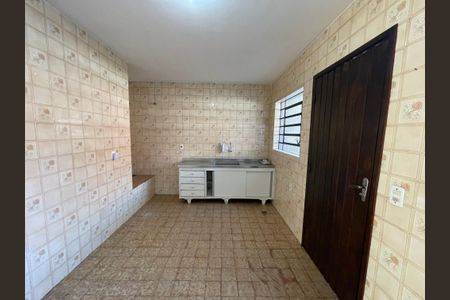Casa à venda com 330m², 5 quartos e 6 vagasCozinha 