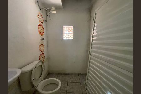 Casa à venda com 330m², 5 quartos e 6 vagasBanheiro 4