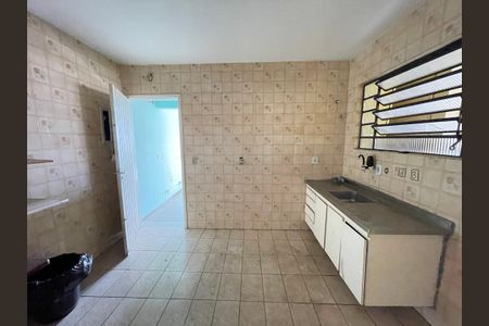 Casa à venda com 330m², 5 quartos e 6 vagasCozinha