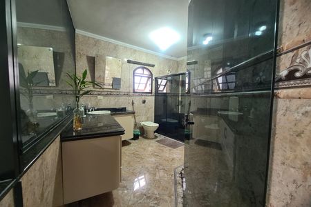 Casa à venda com 280m², 3 quartos e 6 vagasBanheiro da Suíte