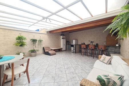 Casa à venda com 280m², 3 quartos e 6 vagasChurrasqueira e quintal