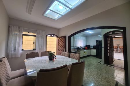 Casa à venda com 280m², 3 quartos e 6 vagasSala de Jantar
