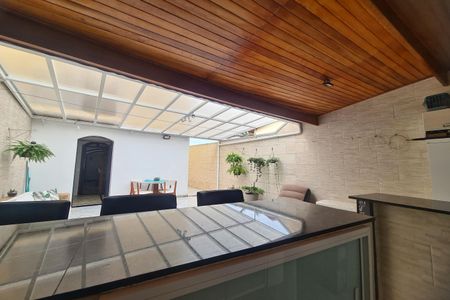 Casa à venda com 280m², 3 quartos e 6 vagasChurrasqueira e quintal