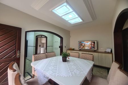 Casa à venda com 280m², 3 quartos e 6 vagasSala de Jantar