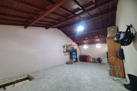 Casa à venda com 280m², 3 quartos e 6 vagasSotão