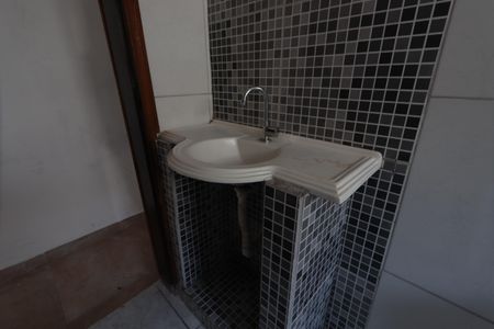 Casa para alugar com 2m², 2 quartos e sem vagaBanheiro