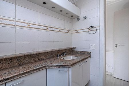 Apartamento à venda com 177m², 3 quartos e 3 vagasBanheiro da Suíte 2
