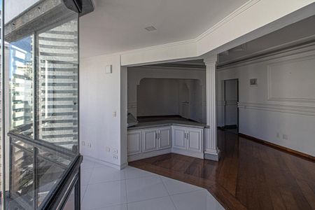 Apartamento à venda com 177m², 3 quartos e 3 vagasSacada